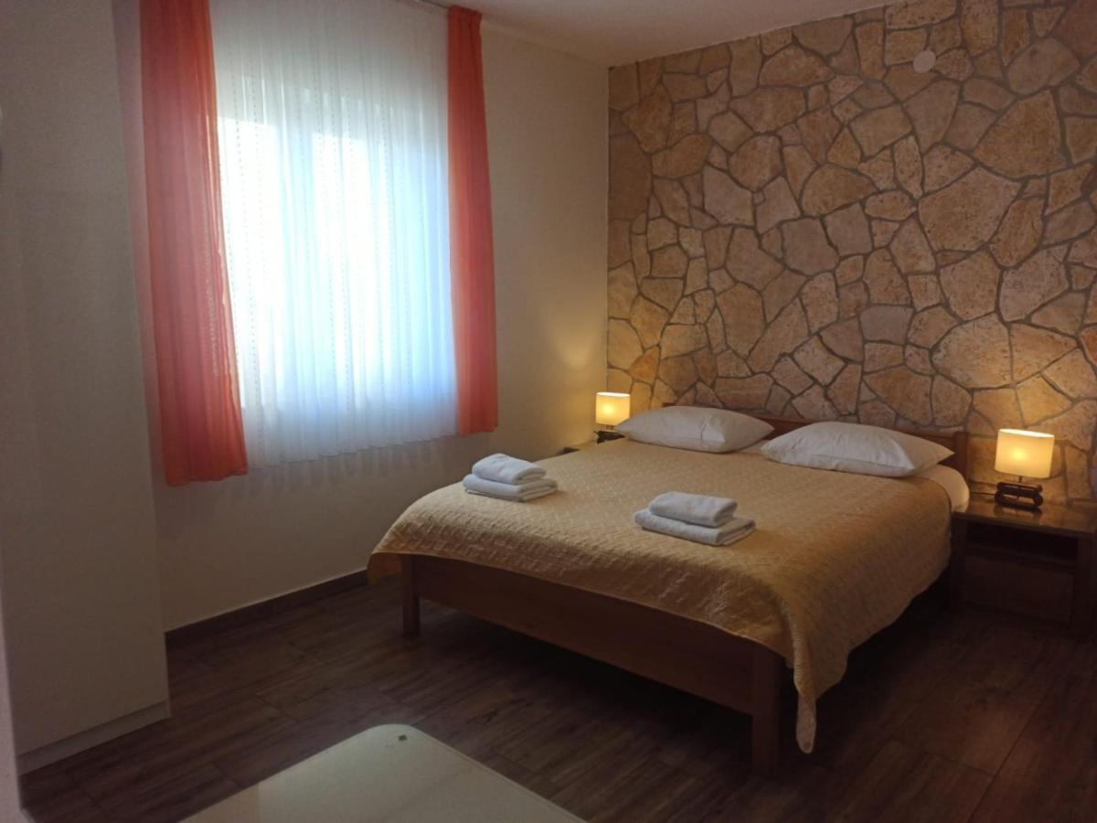 Guest House Renata Zadar Exterior photo